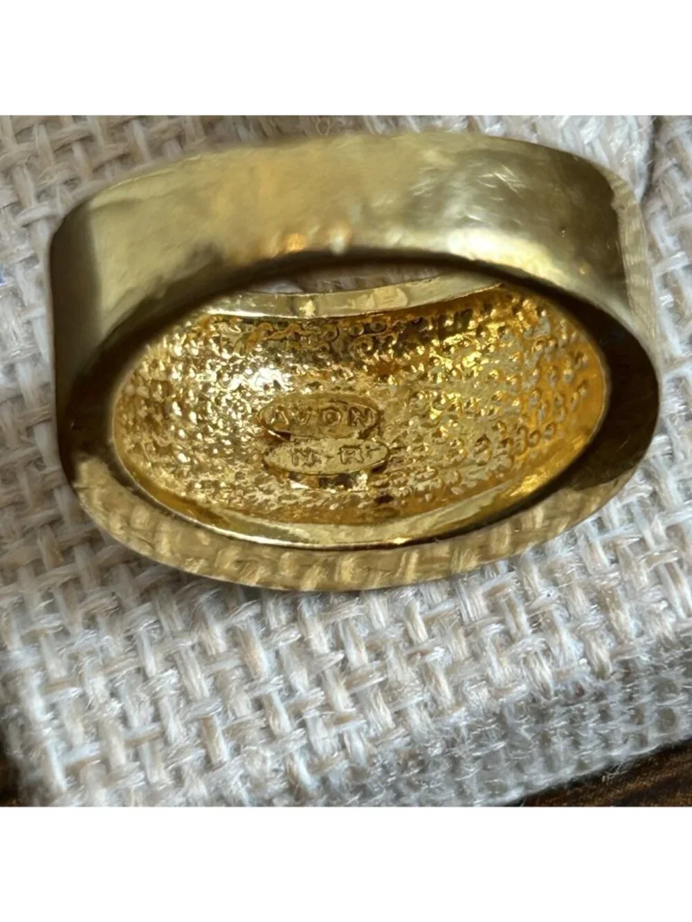 Avon Black Enamel Rhinestone XX Ring Size 8 Kisses Gold Tone Y2K Retro 2002